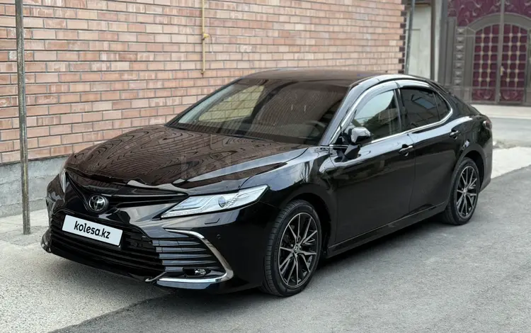 Toyota Camry 2023 года за 15 500 000 тг. в Шымкент
