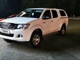 Toyota Hilux 2013 года за 11 800 000 тг. в Актобе – фото 2