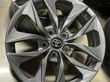 Тойота Сиенна оригинал комплект диски за 315 000 тг. в Атырау