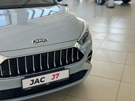 JAC J7 Luxury CVT New 2024 года за 8 690 000 тг. в Семей – фото 4