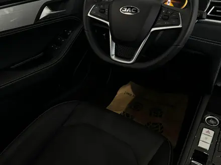 JAC J7 Comfort Plus 2025 года за 6 490 000 тг. в Семей – фото 21