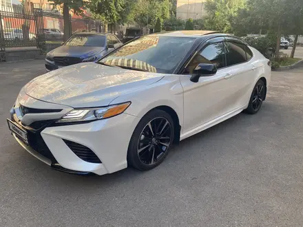 Toyota Camry 2020 года за 18 500 000 тг. в Алматы