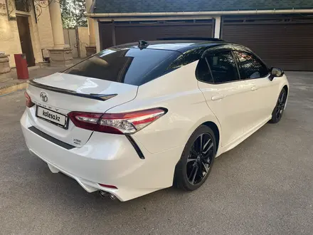 Toyota Camry 2020 года за 18 500 000 тг. в Алматы – фото 7