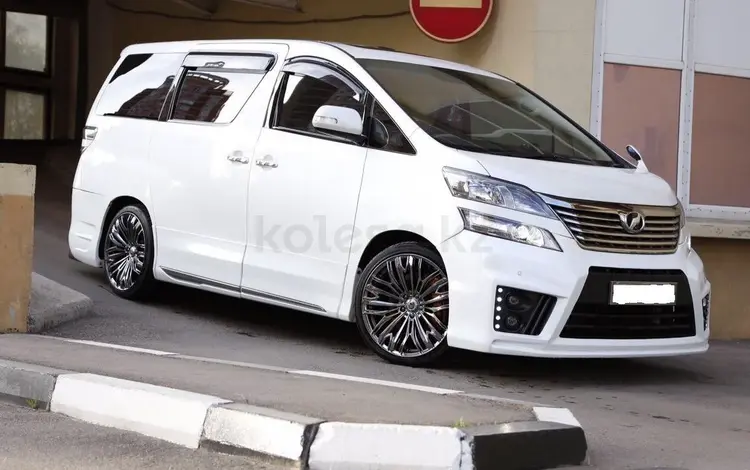 Стекло фар Toyota Vellfire Алматы Астана за 26 000 тг. в Астана