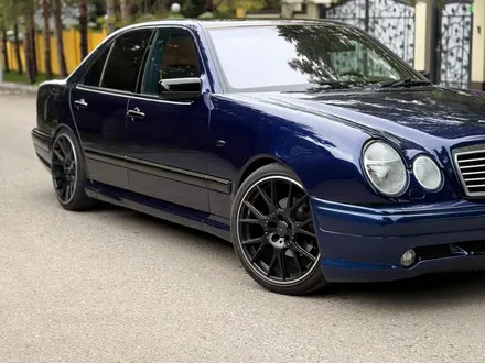 Mercedes-Benz E 55 AMG 1997 года за 4 600 000 тг. в Алматы