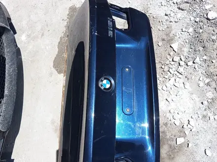 BMW F30 крышка багажника за 1 000 тг. в Астана