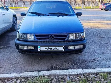 Volkswagen Passat 1993 годаүшін1 850 000 тг. в Караганда