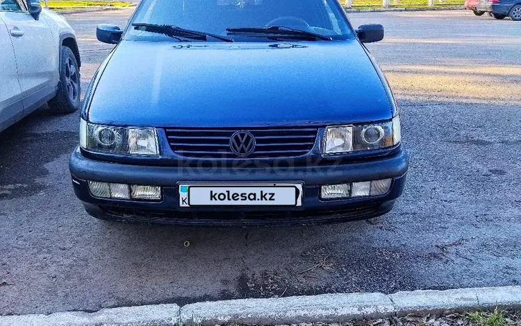 Volkswagen Passat 1993 годаүшін1 850 000 тг. в Караганда