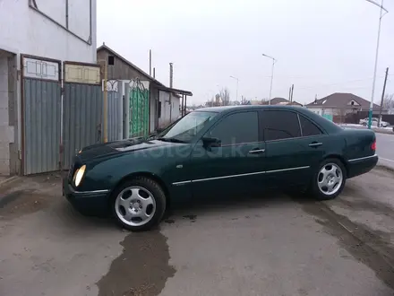 Mercedes-Benz E 230 1998 года за 3 333 000 тг. в Кызылорда – фото 16