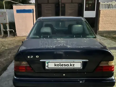 Mercedes-Benz E 220 1994 года за 1 800 000 тг. в Тараз – фото 3