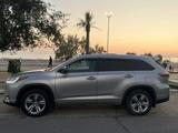 Toyota Highlander 2014 года за 11 850 000 тг. в Актау – фото 2