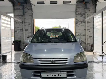 Toyota Raum 1997 года за 1 900 000 тг. в Алматы – фото 2