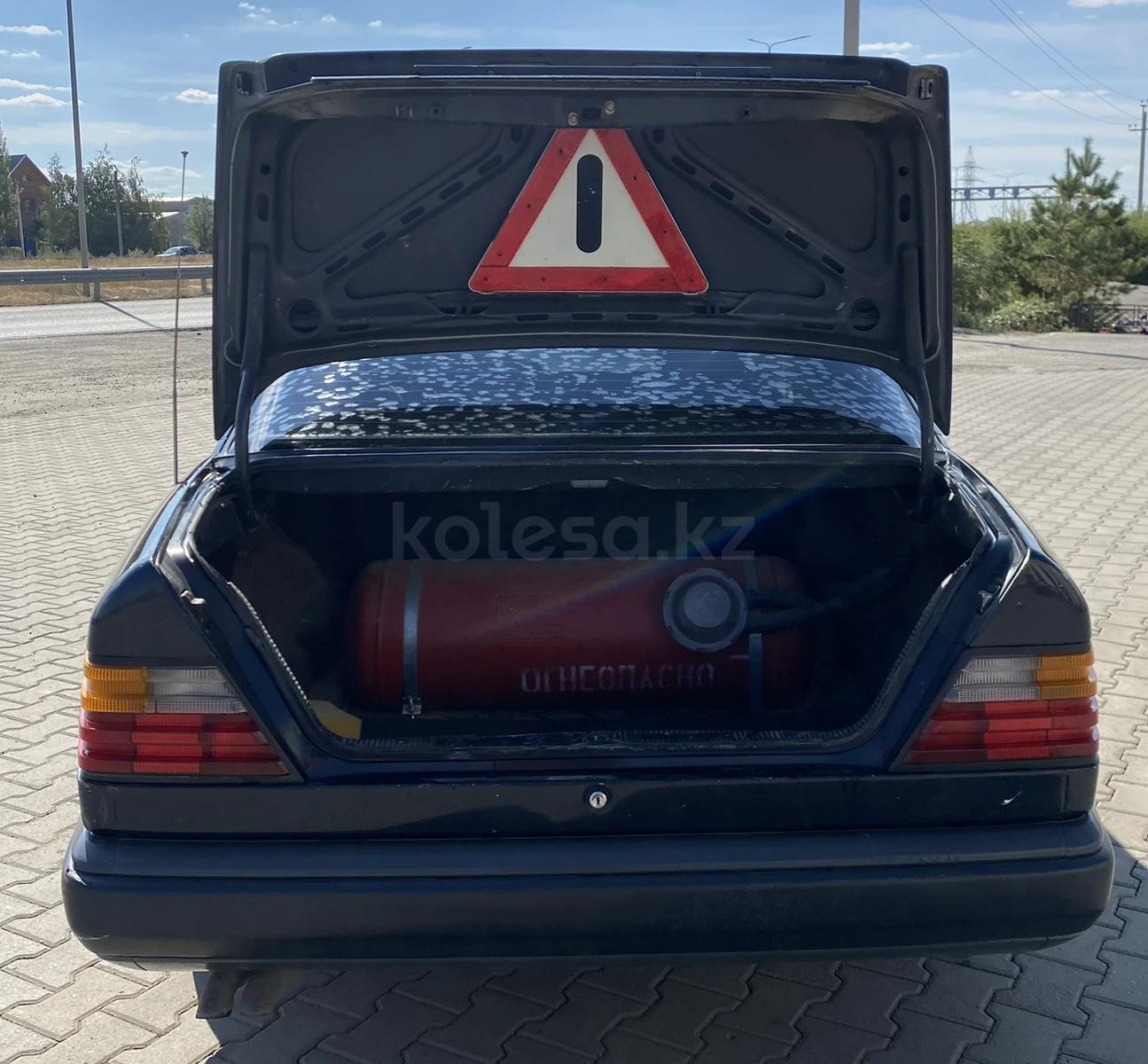 Mercedes-Benz E 200 1987 г.