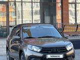 ВАЗ (Lada) Granta 2190 2022 годаүшін3 400 000 тг. в Уральск – фото 2