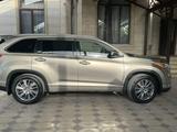 Toyota Highlander 2015 года за 15 200 000 тг. в Шымкент – фото 5