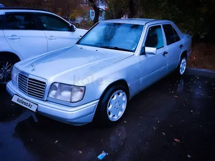 Mercedes-Benz E 200 1994 года за 2 000 000 тг. в Усть-Каменогорск