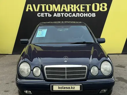 Mercedes-Benz E 230 1996 года за 3 490 000 тг. в Тараз – фото 2