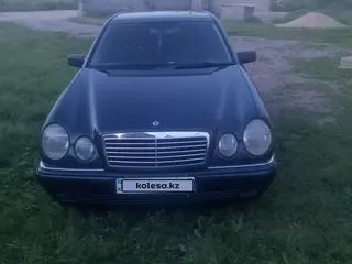 Mercedes-Benz E 320