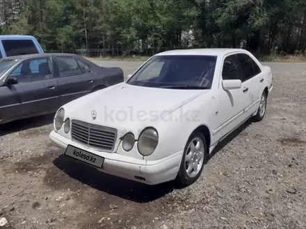 Mercedes-Benz E 230 1996 года за 1 200 000 тг. в Кабанбай (Алакольский р-н) – фото 6