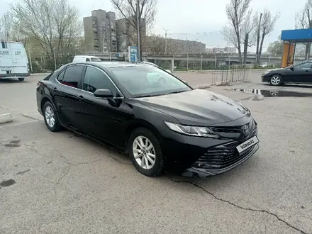 Toyota Camry 2020 года за 11 600 000 тг. в Алматы – фото 6