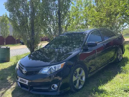 Toyota Camry 2012 года за 4 900 000 тг. в Актобе – фото 2
