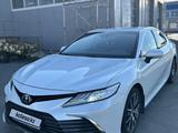 Toyota Camry 2021 года за 19 000 000 тг. в Уральск