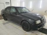 Mercedes-Benz C 180 1994 годаүшін500 000 тг. в Уральск – фото 2