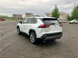 Toyota RAV4 2021 года за 15 400 000 тг. в Уральск – фото 4