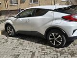 Toyota C-HR 2021 года за 15 000 000 тг. в Актобе – фото 2