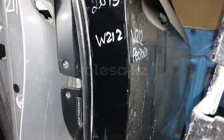 Передняя правая дверь на Mercedes Benz w212 Е класса за 50 000 тг. в Алматы