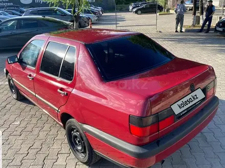 Volkswagen Vento 1996 года за 1 600 000 тг. в Алматы – фото 3