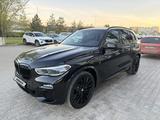 BMW X5 2021 года за 37 000 000 тг. в Уральск – фото 2