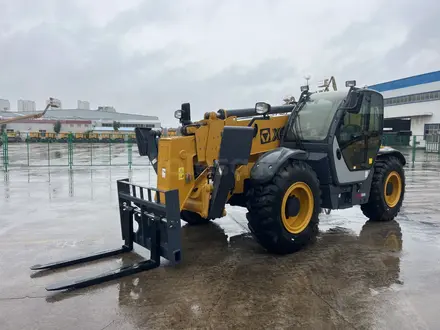 XCMG  Погрузчик телескопический XC6-1056VN 2023 года за 33 500 000 тг. в Астана