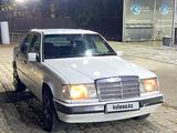 Mercedes-Benz E 230 1990 годаfor1 500 000 тг. в Алматы