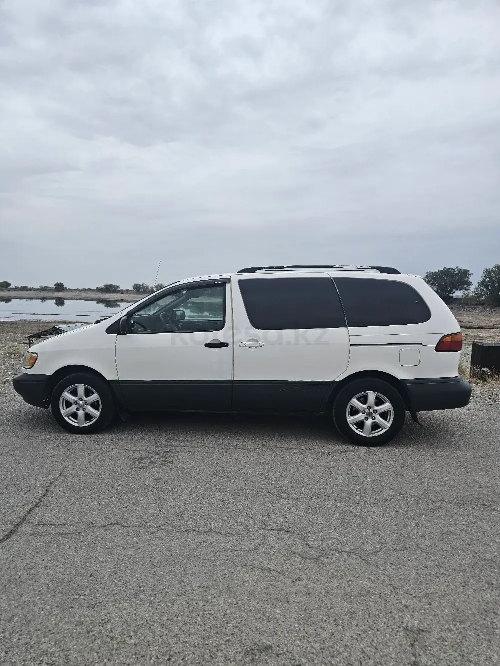 Toyota Sienna, 2000