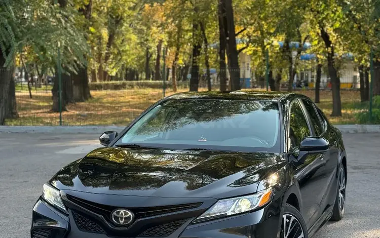 Toyota Camry 2020 года за 12 800 000 тг. в Алматы