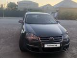 Volkswagen Jetta 2010 годаүшін3 200 000 тг. в Кызылорда