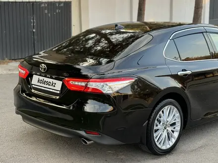 Toyota Camry 2019 года за 15 200 000 тг. в Алматы – фото 18