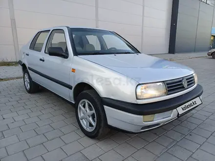 Volkswagen Vento 1995 года за 1 780 000 тг. в Караганда – фото 9