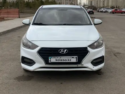 Hyundai Solaris 2018 года за 4 990 000 тг. в Астана – фото 2