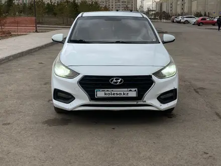 Hyundai Solaris 2018 года за 4 990 000 тг. в Астана
