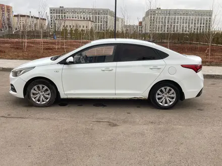 Hyundai Solaris 2018 года за 4 990 000 тг. в Астана – фото 4