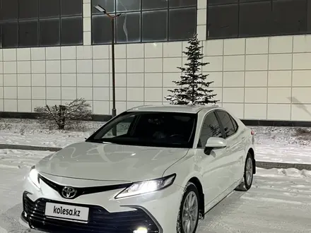 Toyota Camry 2021 года за 13 500 000 тг. в Караганда