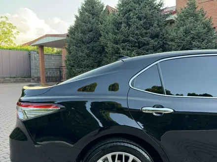 Toyota Camry 2019 года за 12 150 000 тг. в Алматы – фото 24