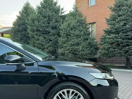 Toyota Camry 2019 года за 12 150 000 тг. в Алматы – фото 23