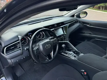 Toyota Camry 2019 года за 12 150 000 тг. в Алматы – фото 32