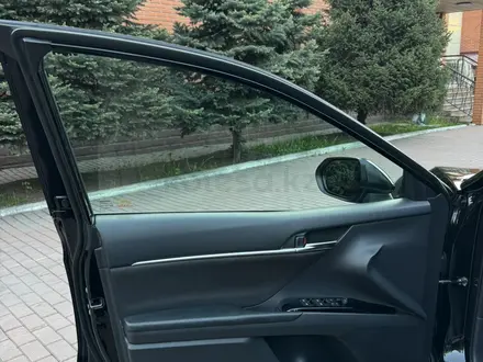 Toyota Camry 2019 года за 12 150 000 тг. в Алматы – фото 33