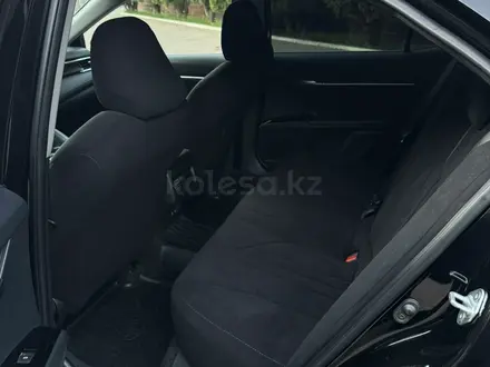 Toyota Camry 2019 года за 12 150 000 тг. в Алматы – фото 35