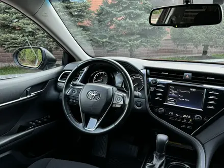 Toyota Camry 2019 года за 12 150 000 тг. в Алматы – фото 41