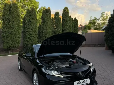 Toyota Camry 2019 года за 12 150 000 тг. в Алматы – фото 64